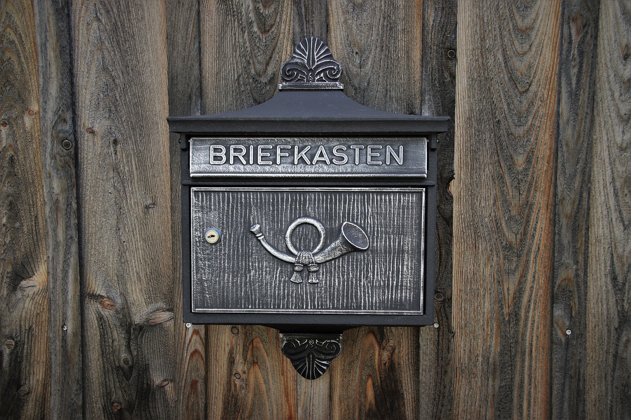The Door Mailbox Mail Wooden Walls  - pasja1000 / Pixabay